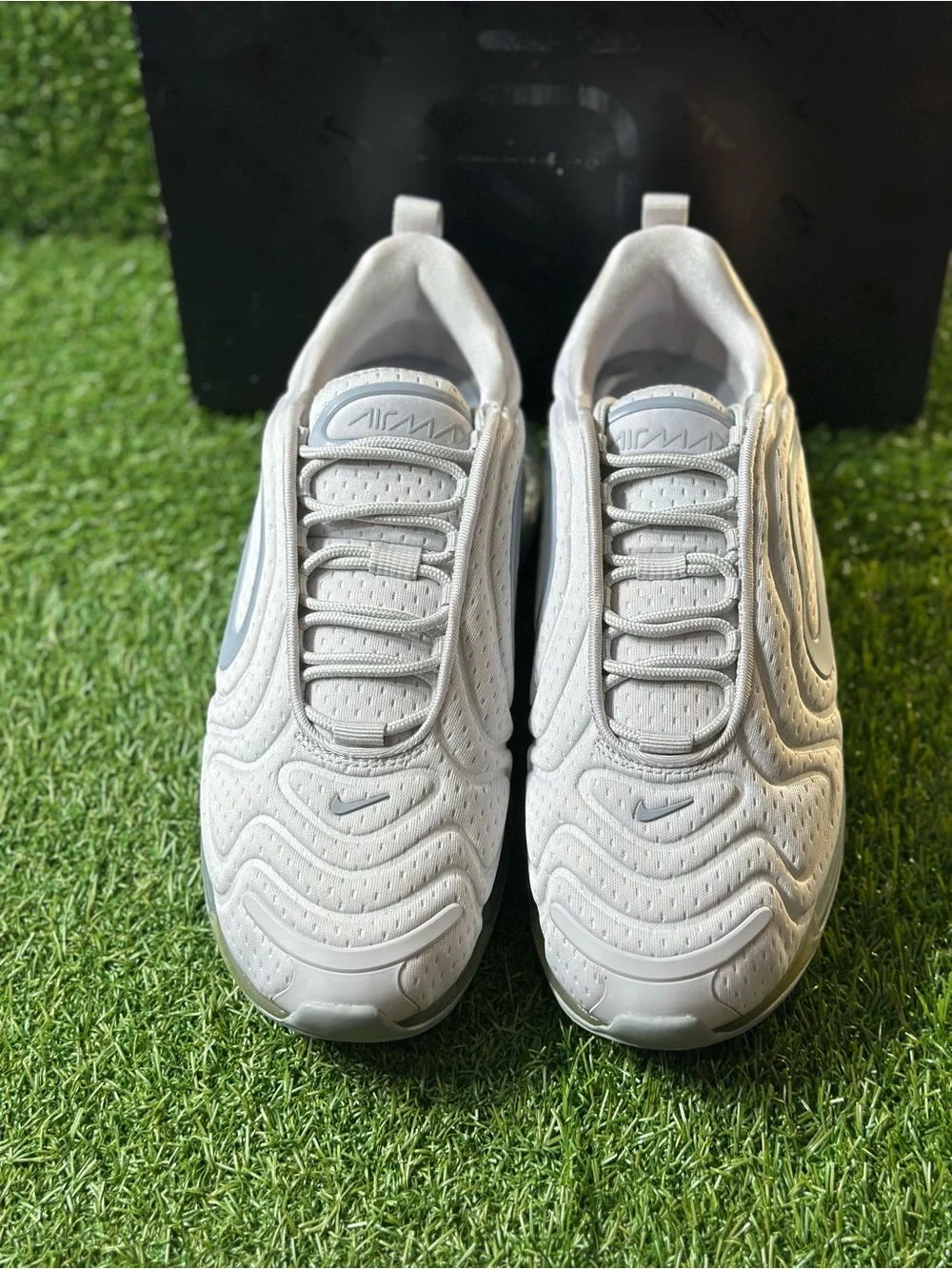 WOMENS NIKE AIR MAX 720 , SIZE 10.5 WOMENS, 9 MENS, BRAND NEW